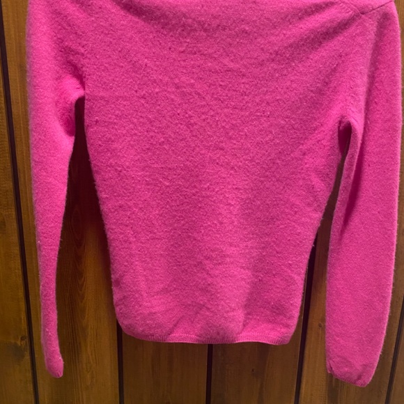 CASHMERE Togo hot pink v-neck sweater. Sz S - Picture 5 of 7